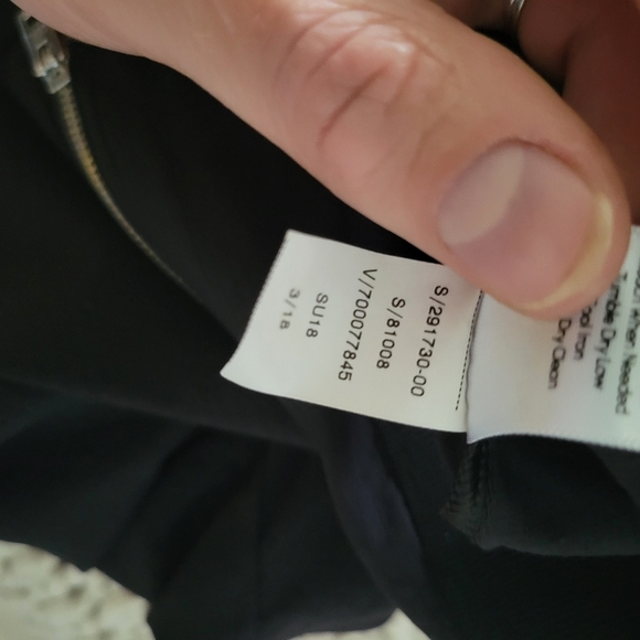 Athleta Black Running Shorts Women's Size 4 Zipper Pockets - Picture 8 of 8